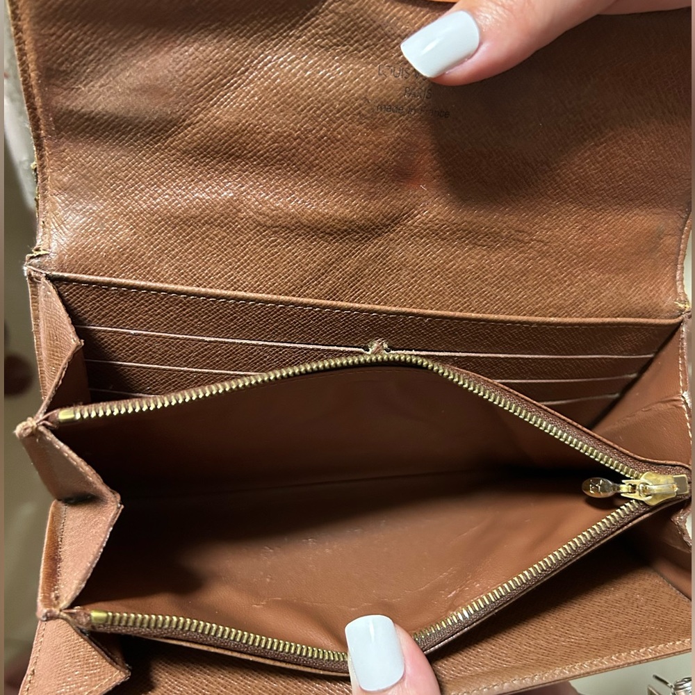 Vintage Louis Vuitton Monogram Etoile Sarah Wallet - Picture 11 of 11